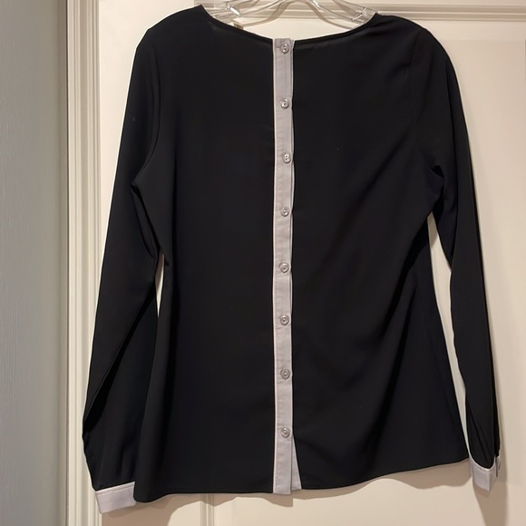 Black and Gray Olive & Oak blouse with back button detailing, xs, gently used - Picture 2 of 5